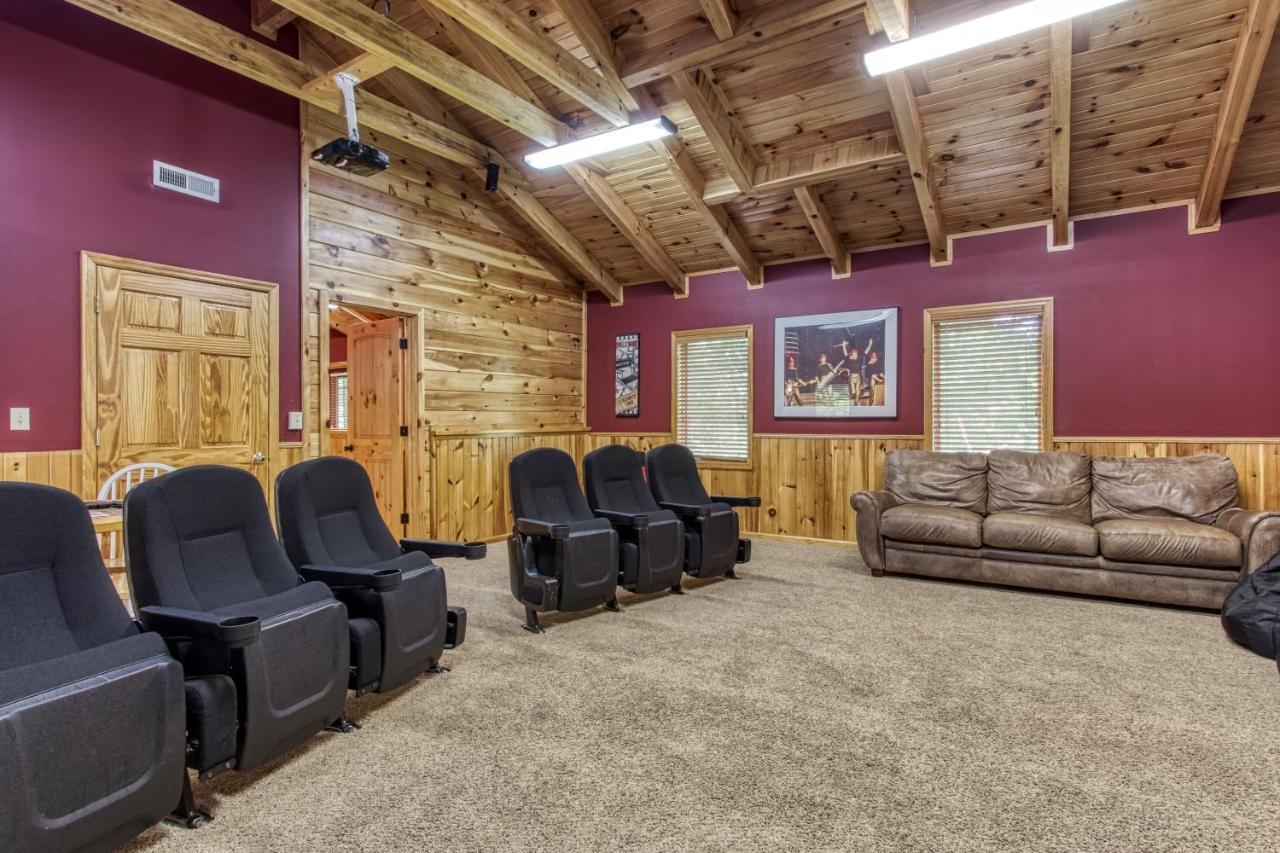 Mountain Lake Lodge, Hot Tub, Theater Room, 1089 Free Tickets Each Paid Day, Dollywood And More เซอเวียร์วีล ภายนอก รูปภาพ